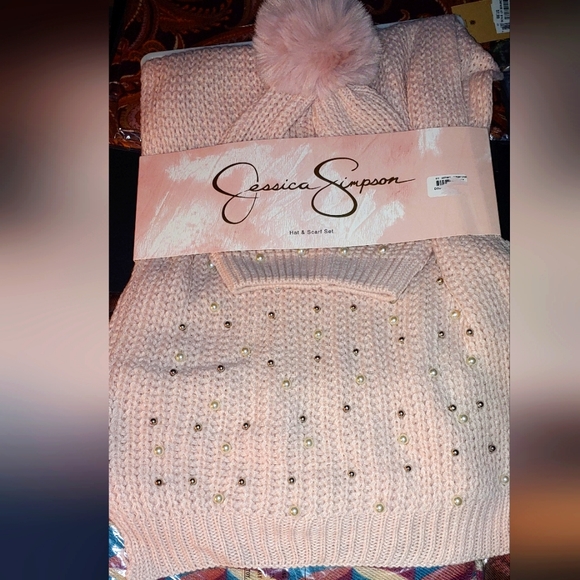 📢LAST ONE Jessica Simpson Hat & Scarf Set. - Picture 1 of 7